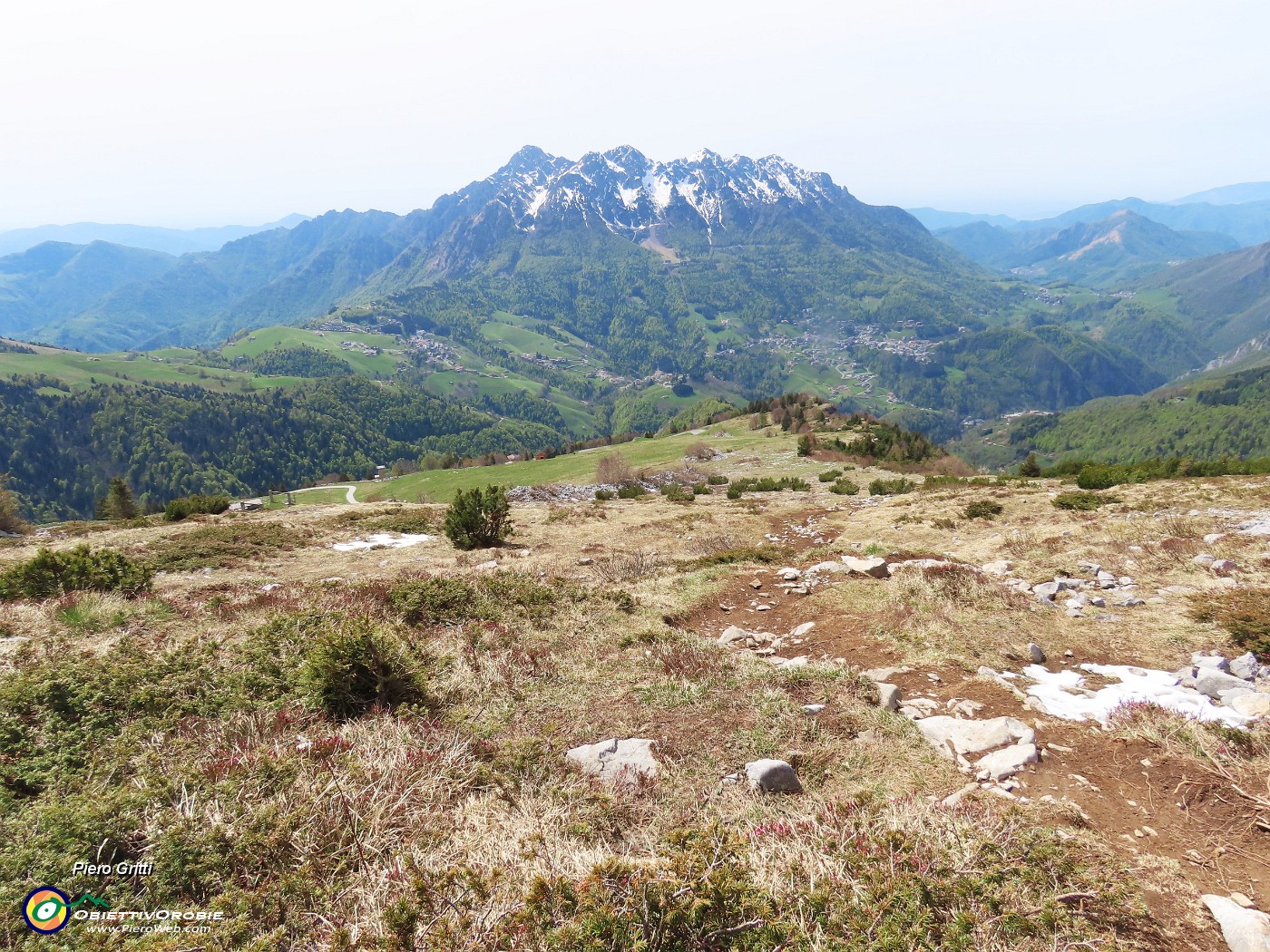 66 Scendo ad Alpe Arera seguendo il sentiero 221.JPG